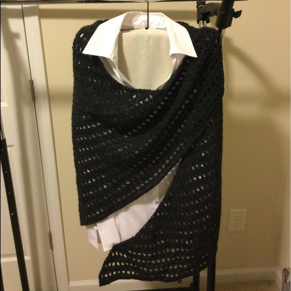 Hand crochet Shawl w/attachment
